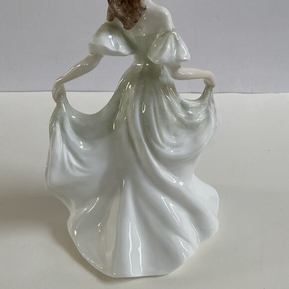 Royal Doulton Figurine Madison Green & White Dress HN 4204 Pretty Ladies Coll. - Picture 6 of 14